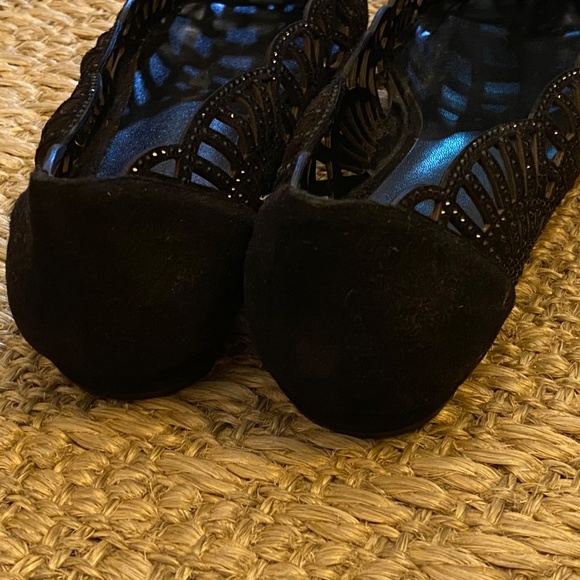 Brand  new Giorgio Armani Women's Black Rhinestone Embellished  Flats Size 38.5 - Picture 4 of 10
